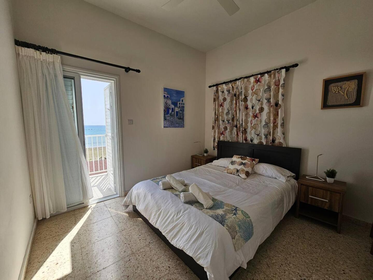 Ammos Beachfront Villa Paradise Larnaca Eksteriør billede